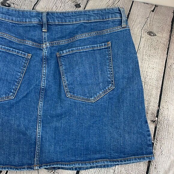 Old Navy Blue Mini Casual Denim Jean distressed skirt size 16 - Picture 8 of 13